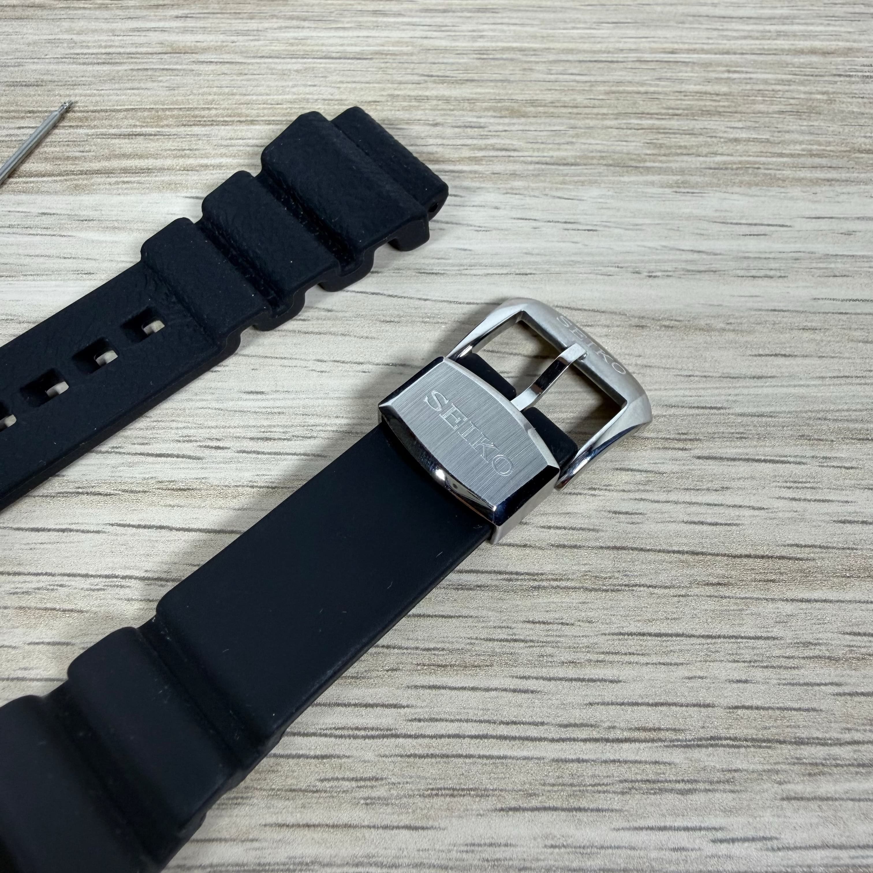 20mm Genuine Seiko Diver Strap | Black Rubber Wave Vent Band for Prospex / SKX