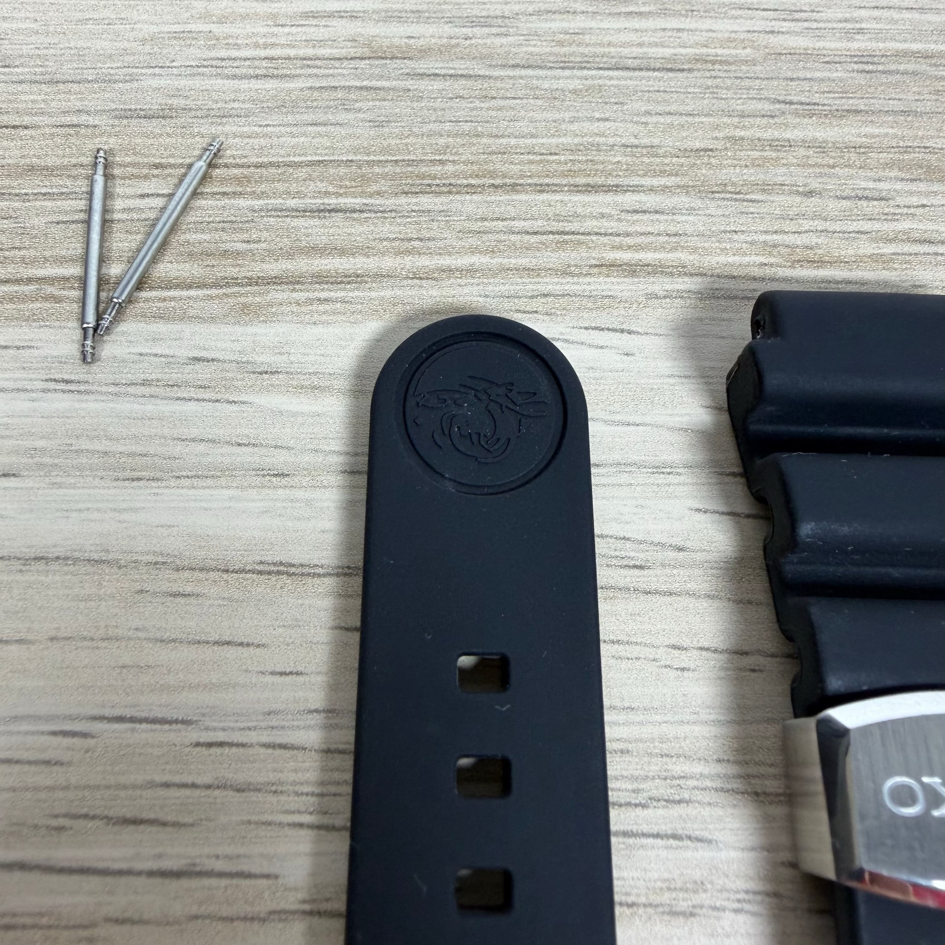 20mm Genuine Seiko Diver Strap | Black Rubber Wave Vent Band for Prospex / SKX